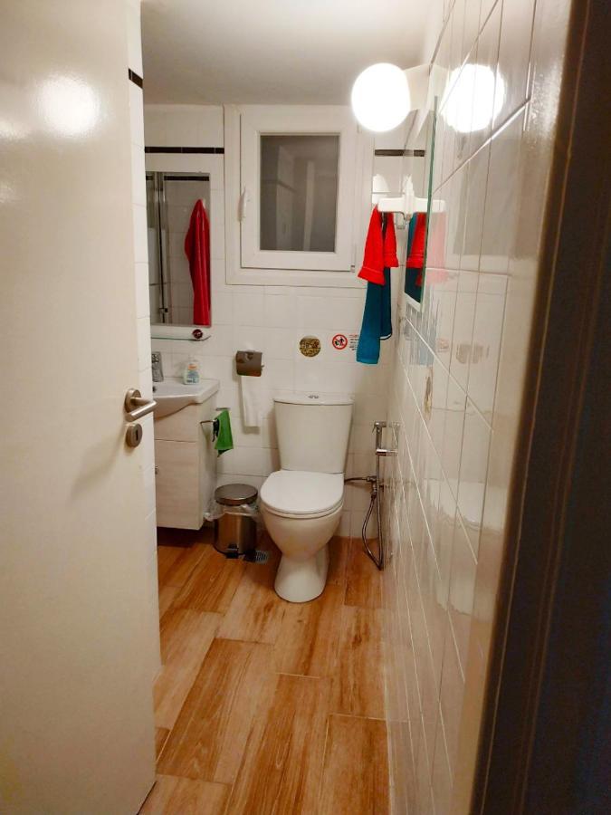 Colorful Apartment 5 Minutes Walk From Acropolis Atene Esterno foto